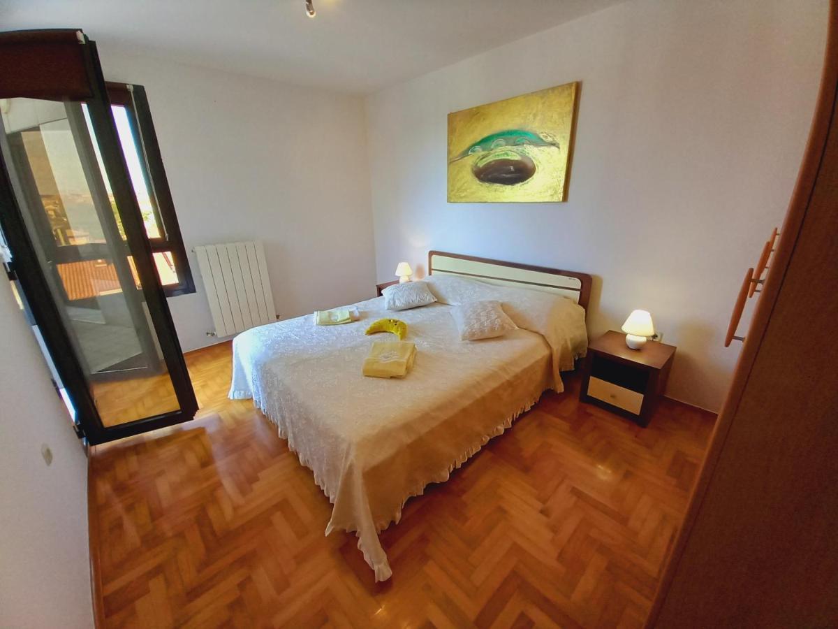 Iva Apartman Pula Exterior foto